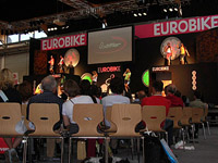 EUROBIKE2005 rest_dog2