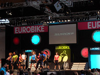 ./fashion-show/EUROBIKE2005 sugoi